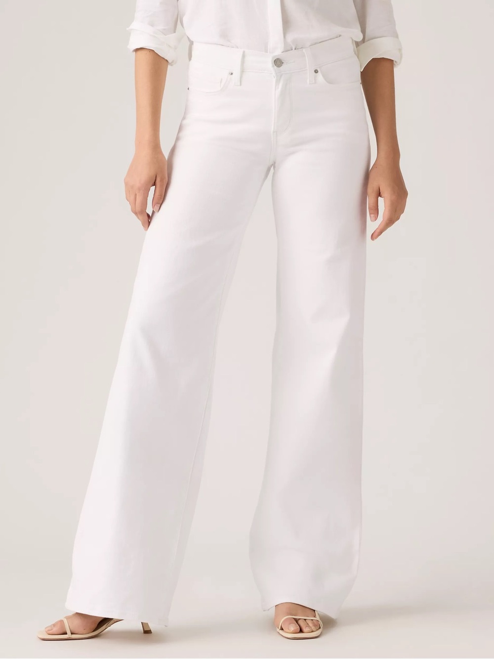 NWT Levi’s 318 Shaping Wide-Leg White Jeans. Size:29, Inseam: 32